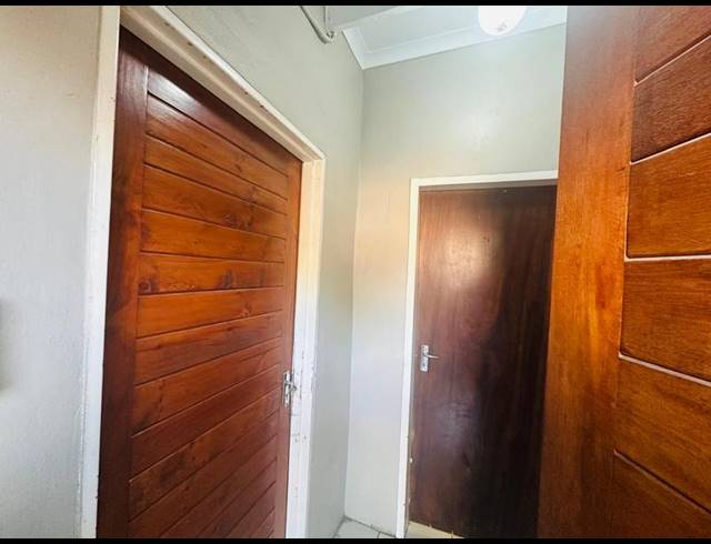 4 BEDROOM HOUSE FOR SALE IN PARKHILL GARDENS